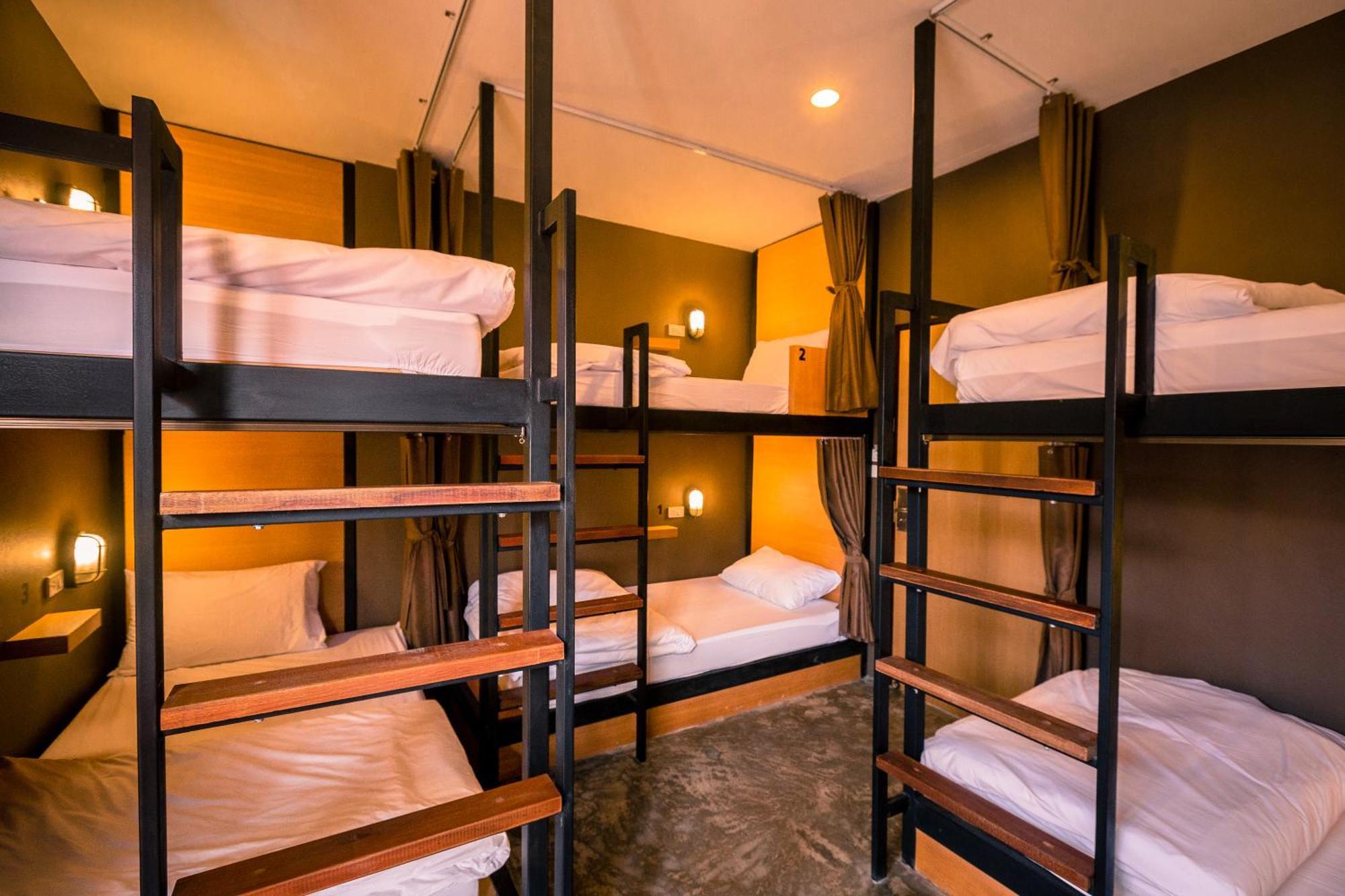 Srisuksant Square Auberge de jeunesse *